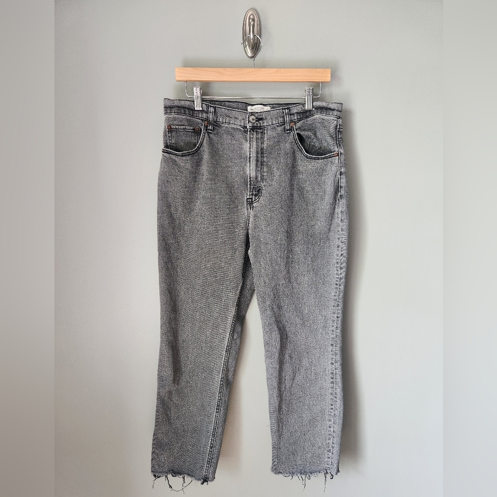 Abercrombie & Fitch Ankle Straight Ultra High Rise Gray Raw Hem Jean Size 32/14L